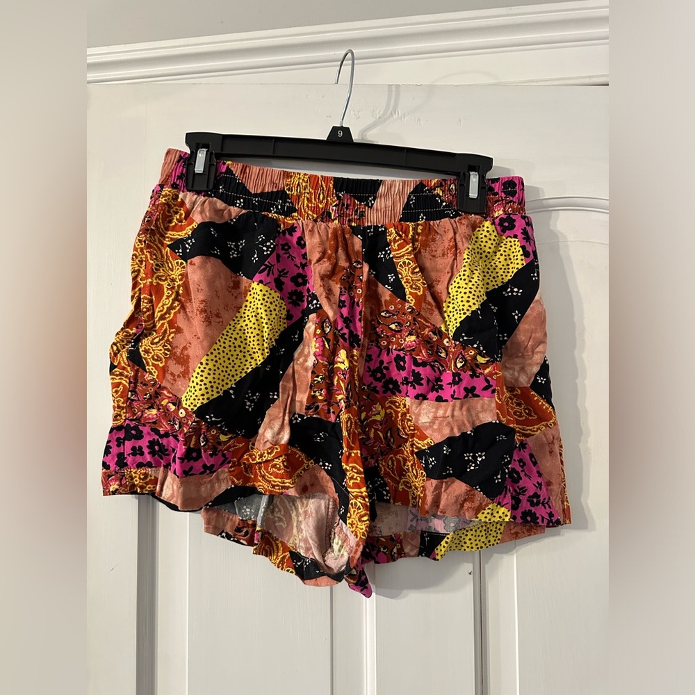 BP TopShop Nordstrom Pattered Flowy Shorts Size M.